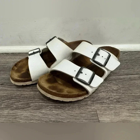 White Birkenstock Size 40 Women's Arizona Footbed Sandal - Picture 2 of 11